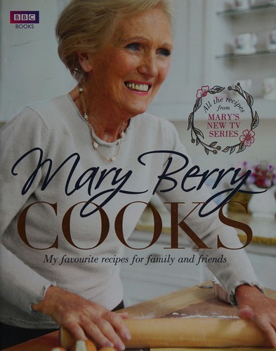 The cover of the book Mary Berry Cooks by Mary Berry
